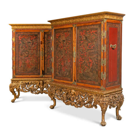 A PAIR OF ENGLISH PADOUK, CHINESE RED LACQUER AND JAPANNED CABINETS ON GILTWOOD STANDS - фото 2