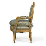 A PAIR OF LOUIS XVI-STYLE GILTWOOD FAUTEUILS - фото 4