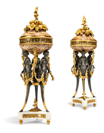 A PAIR OF LOUIS XVI ORMOLU-MOUNTED, PATINATED-BRONZE AND ALABASTRO FIORITO BRULE-PARFUMS - Foto 3