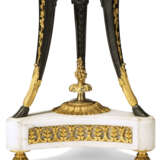 A PAIR OF LOUIS XVI ORMOLU-MOUNTED, PATINATED-BRONZE AND ALABASTRO FIORITO BRULE-PARFUMS - Foto 6