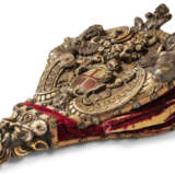 A SET OF FLORENTINE PARCEL-GILT AND POLYCHROME-PAINTED LIME BELLOWS - photo 3