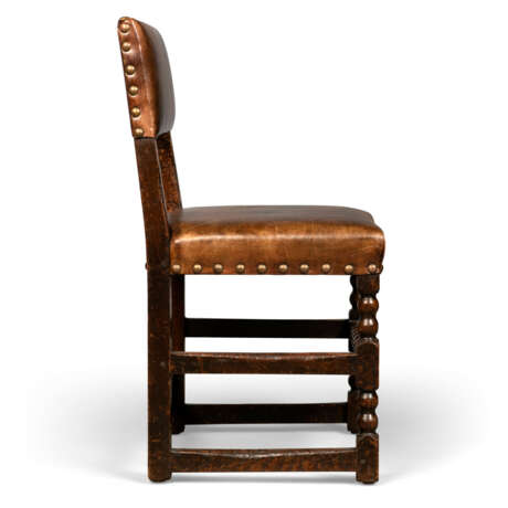 A SET OF EIGHT NORTH EUROPEAN OAK DINING CHAIRS - photo 3