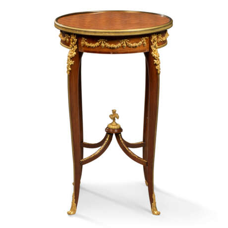 A LOUIS XV-STYLE ORMOLU-MOUNTED MAHOGANY AND PARQUETRY GUERIDON - фото 1