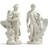 A PAIR OF SEVRES BISCUIT PORCELAIN FIGURES OF HEBE AND GANYMEDE - Foto 2