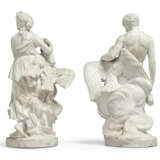 A PAIR OF SEVRES BISCUIT PORCELAIN FIGURES OF HEBE AND GANYMEDE - Foto 3