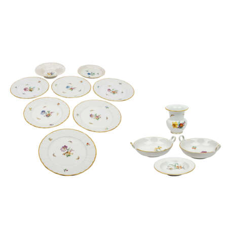 KPM BERLIN 12-piece set of service pieces with floral paintings, 20th c. 1st choice. - фото 1