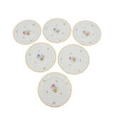 KPM BERLIN 12-piece set of service pieces with floral paintings, 20th c. 1st choice. - Foto 2