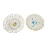 KPM BERLIN 12-piece set of service pieces with floral paintings, 20th c. 1st choice. - фото 3