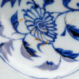 Blue and white bowl with foot. CHINA, 19th century, - Foto 8