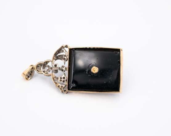 Onyx-coral-diamond set: earrings, ring and pendant - фото 4
