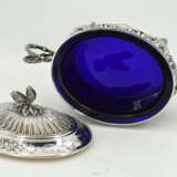 Two silver Confiturières with blue glass inserts - фото 4
