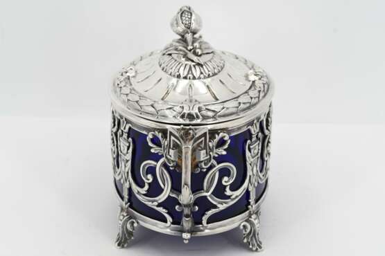 Two silver Confiturières with blue glass inserts - photo 9