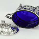 Two silver Confiturières with blue glass inserts - фото 10