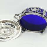 Two silver Confiturières with blue glass inserts - photo 11