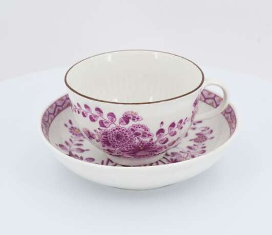 Two cups and saucers with floral décor - фото 12