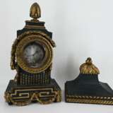 Pendulum clock on console - photo 1