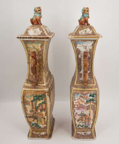 Pair of canton-style baluster vases with figural décor - фото 5