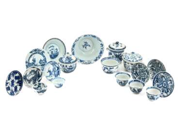 Large set of 70 pieces with blue-white decors
