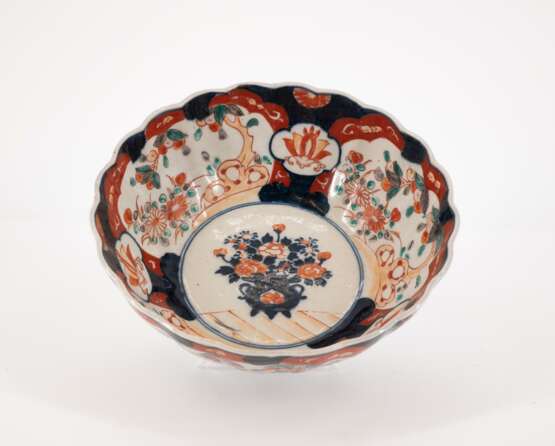 Bowl with flower décor - photo 2