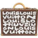 A PAIR OF LIMITED EDITION GRAFFITI MONOGRAM CANVAS HARDSIDED BRIEFCASES BY STEPHEN SPROUSE - Foto 2