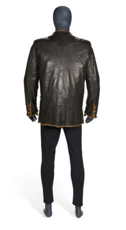 A CHOCOLATE BROWN LAMBSKIN PATCH POCKET JACKET - photo 2