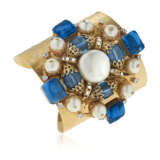 CHANEL PAIR OF GRIPOIX GLASS AND GILT METAL CUFF BRACELETS - photo 3
