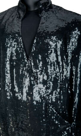 A BLACK BEADED SILK AND SEQUINED EVENING TUNIC - Foto 4