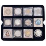 Aluminum case with modern world and course coins, - Foto 6