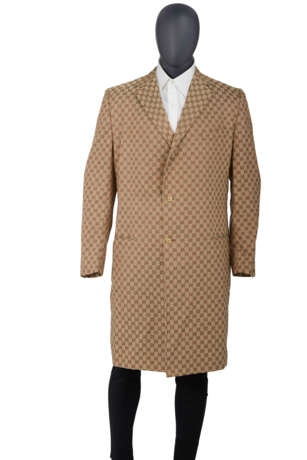 A TAN AND LIGHT BROWN GUCCI LOGO SINGLE-BREASTED COAT - photo 1