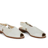 A PAIR OF WHITE PONY HAIR SANDALS - фото 2