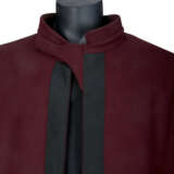 A MAROON FELTED WOOL CLOAK - photo 4