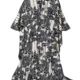 A PRINTED BLACK AND WHITE COTTON CAFTAN - фото 2