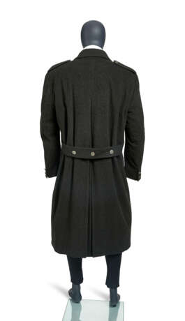 A GRAY WOOL MILITARY STYLE DOUBLE-BREASTED COAT - Foto 2