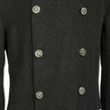 A GRAY WOOL MILITARY STYLE DOUBLE-BREASTED COAT - фото 3