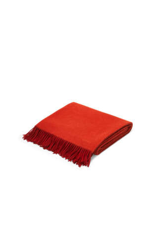 A PAIR OF ORANGE & BLUE CASHMERE THROW BLANKETS - фото 2