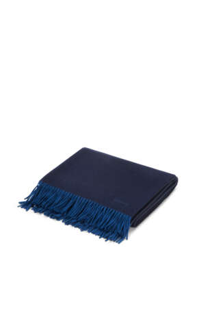A PAIR OF ORANGE & BLUE CASHMERE THROW BLANKETS - фото 4