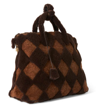 A BROWN SHEARLING LARGE LOCKIT WITH GOLD HARDWARE - photo 2