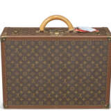 A PAIR OF PERSONALIZED BROWN MONOGRAM CANVAS HARDSIDED SUITCASES - фото 5