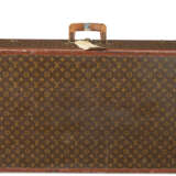 A SET OF THREE PERSONALIZED BROWN MONOGRAM HARDSIDED SUITCASES - photo 9
