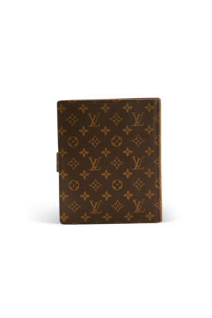 A BROWN MONOGRAM CANVAS RING AGENDA COVER WITH GOLD HARDWARE - Foto 3