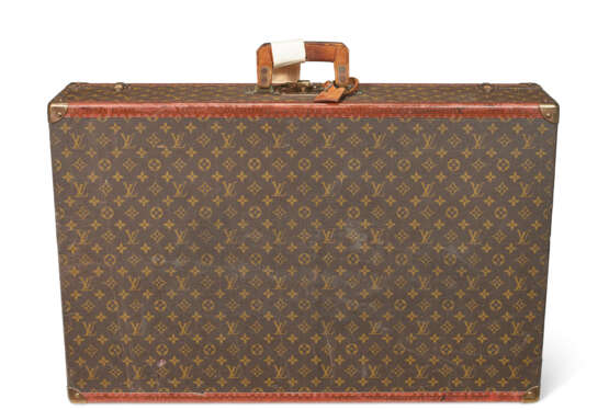 A PAIR OF BROWN MONOGRAM CANVAS HARDSIDED SUITCASES - фото 2