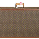 A PAIR OF BROWN MONOGRAM CANVAS HARDSIDED SUITCASES - фото 5