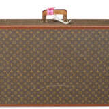 A PAIR OF BROWN MONOGRAM CANVAS HARDSIDED SUITCASES - фото 6