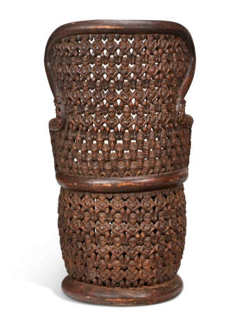 A CARVED WOOD THRONE CHAIR - Foto 3