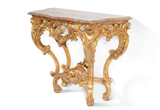 A LOUIS XV STYLE CARVED GILTWOOD CONSOLE TABLE - фото 5