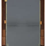 A PAIR OF EBONIZED AND PARCEL-GILT MIRRORS - Foto 2