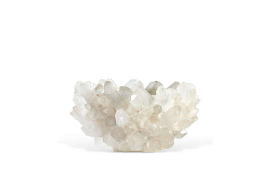 A ROCK CRYSTAL-MOUNTED CENTER BOWL - photo 2