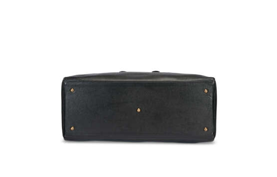 A PERSONALIZED BLACK BUFFALO LEATHER GALOP 60 TRAVEL BAG WITH GOLD HARDWARE - фото 3