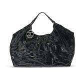 A BLACK PATENT LEATHER OVERSIZED TOTE BAG WITH SILVER HARDWARE - фото 1