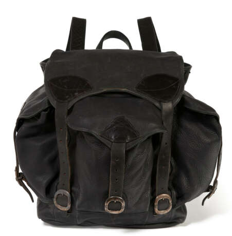 A BLACK LEATHER BACKPACK WITH SILVER HARDWARE - Foto 2